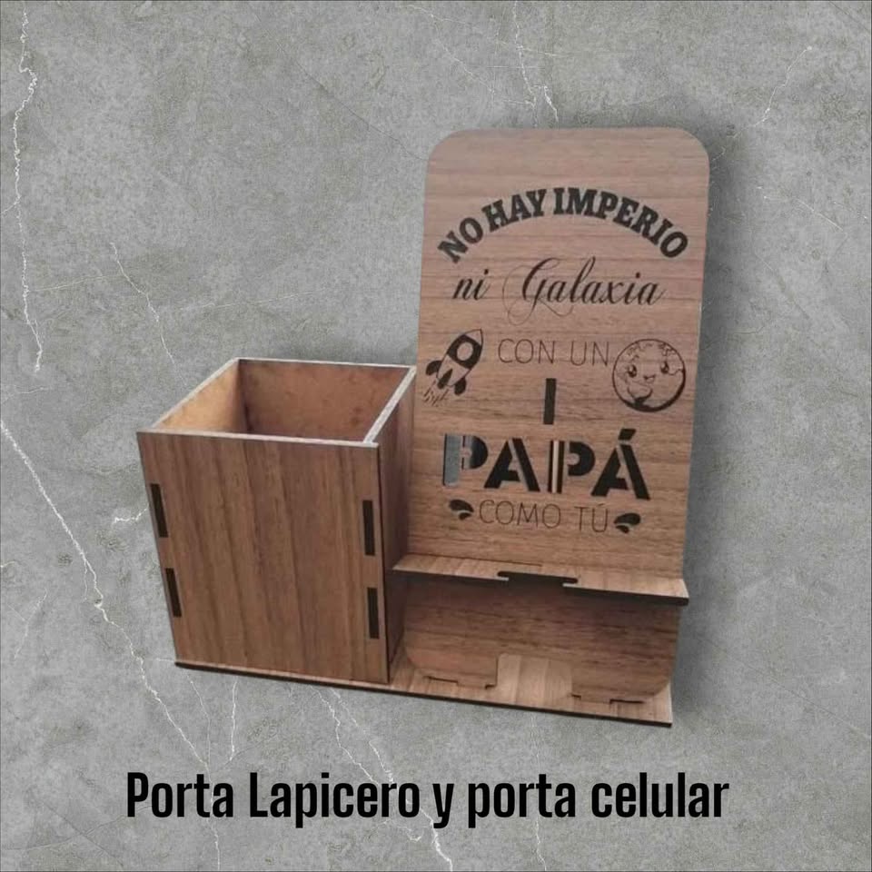 Trabajo premium: letrero grabado en acrilico y caja personalizada.